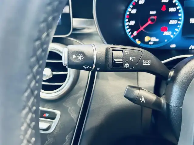 メルセデス・ベンツ Ｃ２２０ｄ ワゴン ローレウスエディション 大阪府 2020(令2)年 2.4万km オブシディアンブラック AMGラインP/レーダーセーフティP/サンルーフ/HUD/ACC/純正ナビ/applecarplay/TV/360度カメラ/メモリ付きパワーシート/エアシートヒーター/純正18インチAW/LEDヘッドライト/電動リアゲート/ブラインドスポット/クリアランスソナー/黒革/ワイヤレス充電/パフームアトマイザー/Burmeste