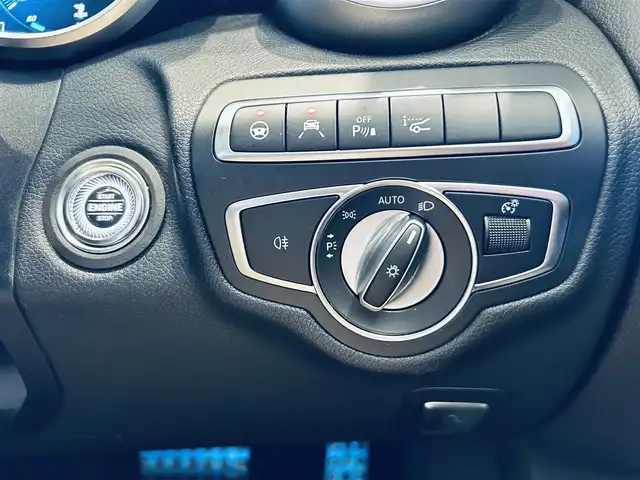メルセデス・ベンツ Ｃ２２０ｄ ワゴン ローレウスエディション 大阪府 2020(令2)年 2.4万km オブシディアンブラック AMGラインP/レーダーセーフティP/サンルーフ/HUD/ACC/純正ナビ/applecarplay/TV/360度カメラ/メモリ付きパワーシート/エアシートヒーター/純正18インチAW/LEDヘッドライト/電動リアゲート/ブラインドスポット/クリアランスソナー/黒革/ワイヤレス充電/パフームアトマイザー/Burmeste