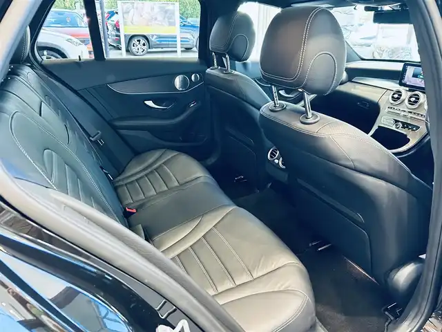 メルセデス・ベンツ Ｃ２２０ｄ ワゴン ローレウスエディション 大阪府 2020(令2)年 2.4万km オブシディアンブラック AMGラインP/レーダーセーフティP/サンルーフ/HUD/ACC/純正ナビ/applecarplay/TV/360度カメラ/メモリ付きパワーシート/エアシートヒーター/純正18インチAW/LEDヘッドライト/電動リアゲート/ブラインドスポット/クリアランスソナー/黒革/ワイヤレス充電/パフームアトマイザー/Burmeste