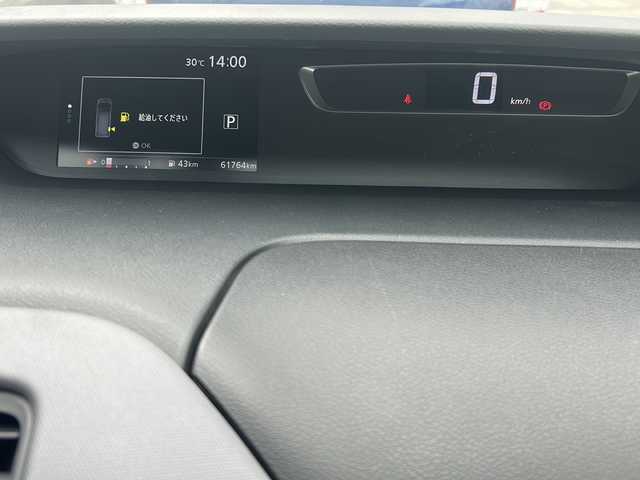 日産 セレナ X 沖縄県 2017(平29)年 6.2万km ダイヤモンドブラック 2トーン 純正ナビ・TV・Bluetooth・CD・DVD/全方位カメラ/ETC/ドライブレコーダー/片側パワースライドドア/デジタルインナーミラー/プロパイロット/コーナーセンサー/衝突軽減システム/オートライト/レーンキープアシスト/電子サイドブレーキ