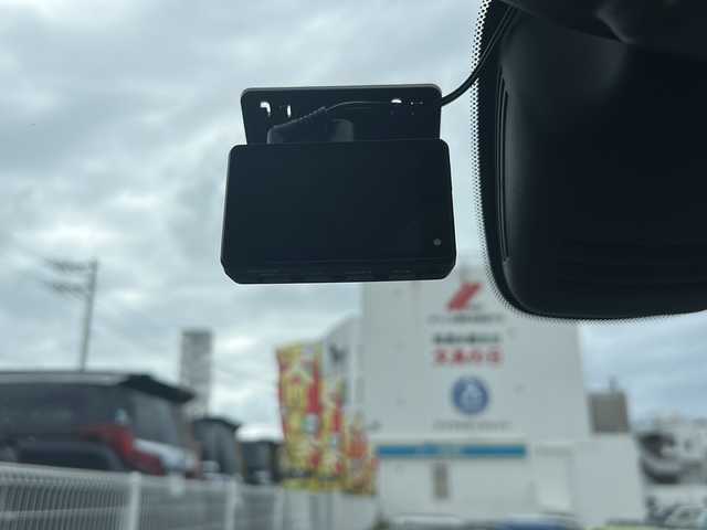 日産 セレナ X 沖縄県 2017(平29)年 6.2万km ダイヤモンドブラック 2トーン 純正ナビ・TV・Bluetooth・CD・DVD/全方位カメラ/ETC/ドライブレコーダー/片側パワースライドドア/デジタルインナーミラー/プロパイロット/コーナーセンサー/衝突軽減システム/オートライト/レーンキープアシスト/電子サイドブレーキ