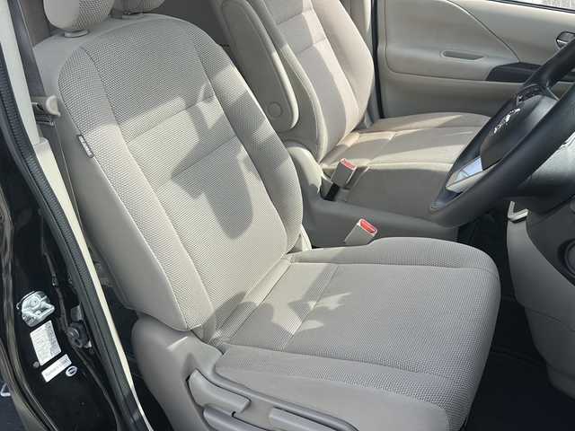 日産 セレナ X 沖縄県 2017(平29)年 6.2万km ダイヤモンドブラック 2トーン 純正ナビ・TV・Bluetooth・CD・DVD/全方位カメラ/ETC/ドライブレコーダー/片側パワースライドドア/デジタルインナーミラー/プロパイロット/コーナーセンサー/衝突軽減システム/オートライト/レーンキープアシスト/電子サイドブレーキ