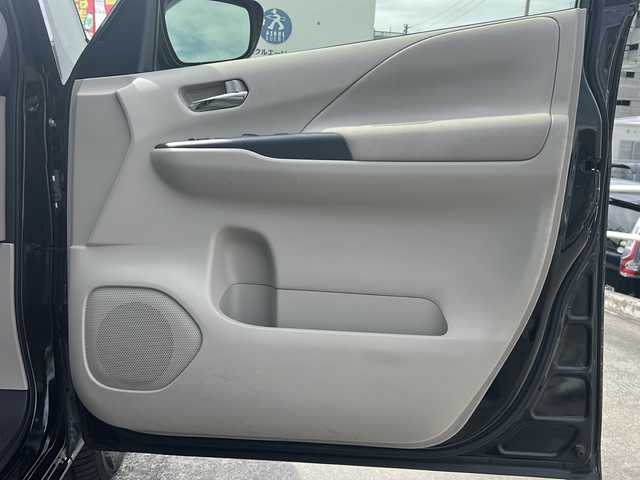 日産 セレナ X 沖縄県 2017(平29)年 6.2万km ダイヤモンドブラック 2トーン 純正ナビ・TV・Bluetooth・CD・DVD/全方位カメラ/ETC/ドライブレコーダー/片側パワースライドドア/デジタルインナーミラー/プロパイロット/コーナーセンサー/衝突軽減システム/オートライト/レーンキープアシスト/電子サイドブレーキ