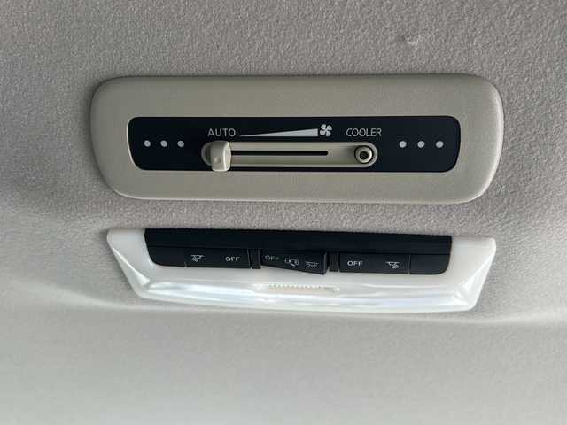 日産 セレナ X 沖縄県 2017(平29)年 6.2万km ダイヤモンドブラック 2トーン 純正ナビ・TV・Bluetooth・CD・DVD/全方位カメラ/ETC/ドライブレコーダー/片側パワースライドドア/デジタルインナーミラー/プロパイロット/コーナーセンサー/衝突軽減システム/オートライト/レーンキープアシスト/電子サイドブレーキ