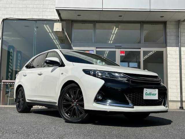 トヨタ ハリアー エレガンス G’s 埼玉県 2017(平29)年 7.6万km ホワイトパールクリスタルシャイン 純正SDナビ/サンルーフ/ステアリングアシステッド・ビークルスタビリティコントロール/ドライブレコーダー/バックカメラ/Bluetooth/MT付AT/４WD/寒冷地仕様/純正アルミ積み込み/デュアルエアコン/純正フロアマット/スペアキー