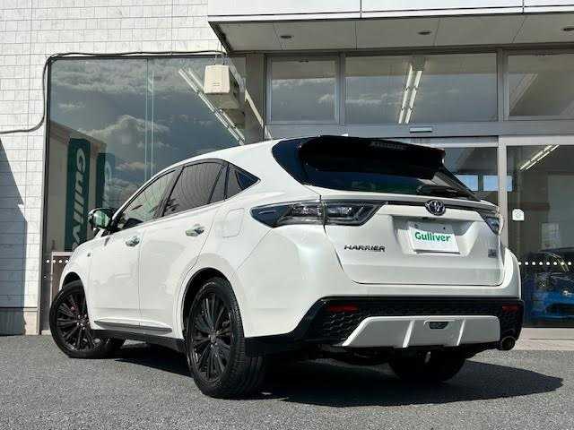 トヨタ ハリアー エレガンス G’s 埼玉県 2017(平29)年 7.6万km ホワイトパールクリスタルシャイン 純正SDナビ/サンルーフ/ステアリングアシステッド・ビークルスタビリティコントロール/ドライブレコーダー/バックカメラ/Bluetooth/MT付AT/４WD/寒冷地仕様/純正アルミ積み込み/デュアルエアコン/純正フロアマット/スペアキー