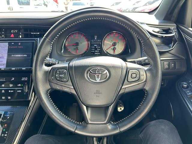 トヨタ ハリアー エレガンス G’s 道東・釧路十勝 2017(平29)年 7.6万km ホワイトパールクリスタルシャイン 4WD/サンルーフ　/純正９インチSDナビ　/(AM/FM/フルセグTV/ＤＶＤ再生/Ｂｌｕｅｔｏｏｔｈ接続)　/前後ドライブレコーダー　/ビルトインＥＴＣ2.0　/バックカメラ　/運転席パワーシート　/MTモード付AT/横滑り防止装置/スマートキー/プッシュスタート　/純正ＨＩＤヘッドライト　/純正１９インチアルミホイール/純正フロアマット/サマータイヤ積み込み/・235/50/R15/・溝5ミリ/・社外アルミホイール