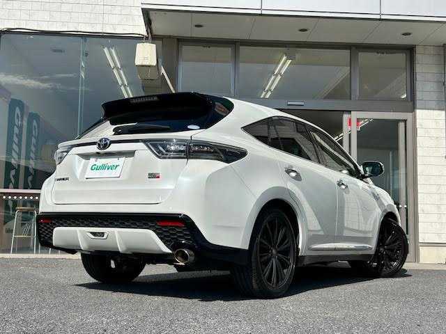 トヨタ ハリアー エレガンス G’s 埼玉県 2017(平29)年 7.6万km ホワイトパールクリスタルシャイン 純正SDナビ/サンルーフ/ステアリングアシステッド・ビークルスタビリティコントロール/ドライブレコーダー/バックカメラ/Bluetooth/MT付AT/４WD/寒冷地仕様/純正アルミ積み込み/デュアルエアコン/純正フロアマット/スペアキー