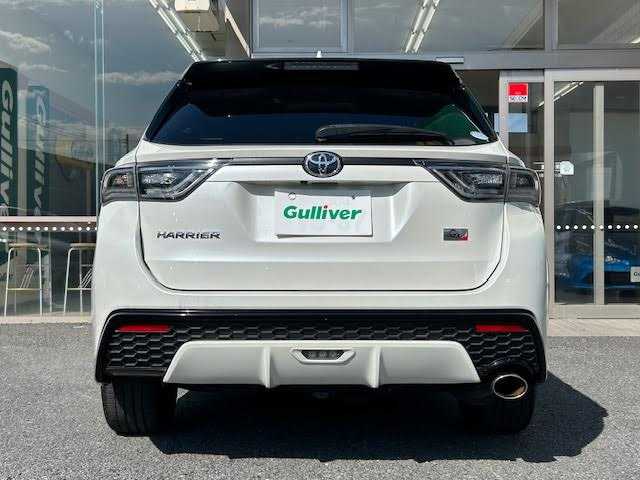 トヨタ ハリアー エレガンス G’s 埼玉県 2017(平29)年 7.6万km ホワイトパールクリスタルシャイン 純正SDナビ/サンルーフ/ステアリングアシステッド・ビークルスタビリティコントロール/ドライブレコーダー/バックカメラ/Bluetooth/MT付AT/４WD/寒冷地仕様/純正アルミ積み込み/デュアルエアコン/純正フロアマット/スペアキー