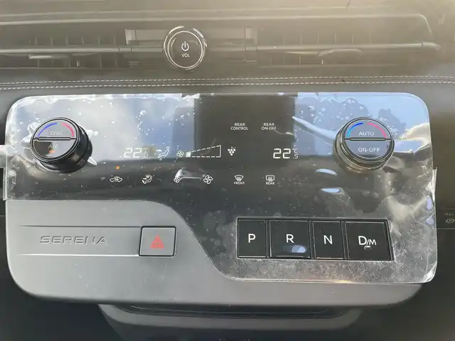 日産 セレナ ハイウェイスター V 栃木県 2023(令5)年 6.2万km ミディアムブルーメタリック プロパイロット/衝突回避ステアリングアシスト/インテリジェント エマージェンシーブレーキ/インテリジェントFCW/インテリジェント LI＋LDW/インテリジェント BSI＋BSW/純正12.3インチワイドナビ/・フルセグTV（TVキャンセラー）/・BT/Applecarplay/Androidauto/・HDMI/AM.FM/純正フリップダウンモニター/アラウンドビューモニター/インテリジェントスマートルームミラー/ビルトインETC/ハンズフリー両側電動スライドドア/ワイヤレス充電/クリアランスソナー/電子パーキングブレーキ/オートホールド/LEDヘッドライト/フォグランプ/オートライト/革巻きステアリング/ステアリングスイッチ/パドルシフト/アイドリングストップ/純正16インチAW/純正フロアマット/純正ドアバイザー/電動格納ウィンカーミラー/横滑り防止システム