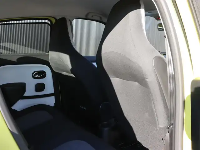 ルノー トゥインゴ インテンス 長野県 2017(平29)年 2.3万km 黄 ・Panasonic 9型ナビ /・バックカメラ /・フルセグTV /・オートクルーズ /・パーキングアシスト /・パークセンサー /・アイドリングストップ /・キーレス /・純正16インチAW /・ETC