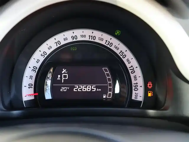 ルノー トゥインゴ インテンス 長野県 2017(平29)年 2.3万km 黄 ・Panasonic 9型ナビ /・バックカメラ /・フルセグTV /・オートクルーズ /・パーキングアシスト /・パークセンサー /・アイドリングストップ /・キーレス /・純正16インチAW /・ETC