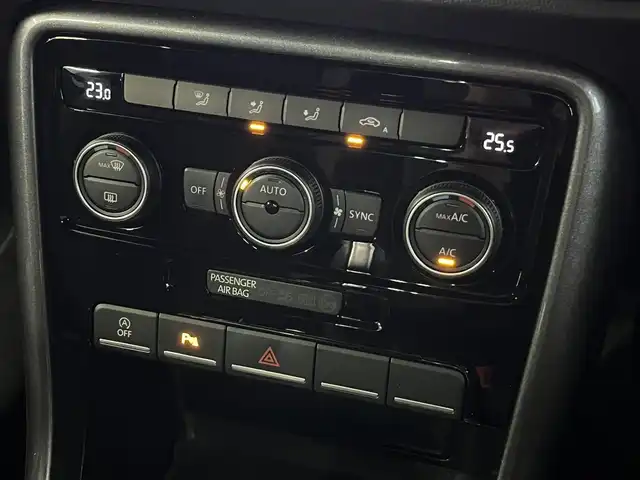 フォルクスワーゲン ザ・ビートル Rライン 山形県 2018(平30)年 5.1万km 黒 純正ナビ/バックカメラ/フルセグTV/CD/DVD　/ブラインドスポットモニター/LEDヘッドライト/パドルシフト/前後ドライブレコーダー/クルーズコントロール