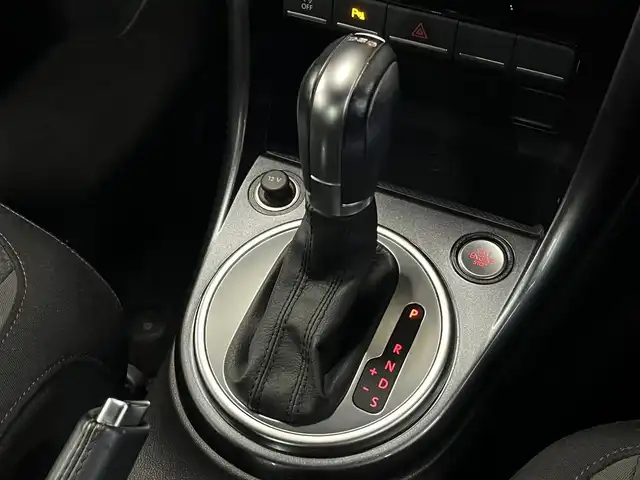 フォルクスワーゲン ザ・ビートル Rライン 山形県 2018(平30)年 5.1万km 黒 純正ナビ/バックカメラ/フルセグTV/CD/DVD　/ブラインドスポットモニター/LEDヘッドライト/パドルシフト/前後ドライブレコーダー/クルーズコントロール