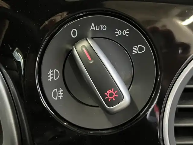 フォルクスワーゲン ザ・ビートル Rライン 山形県 2018(平30)年 5.1万km 黒 純正ナビ/バックカメラ/フルセグTV/CD/DVD　/ブラインドスポットモニター/LEDヘッドライト/パドルシフト/前後ドライブレコーダー/クルーズコントロール