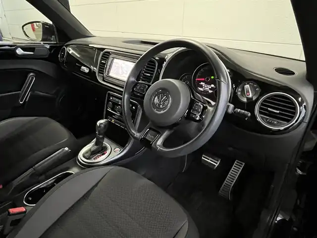 フォルクスワーゲン ザ・ビートル Rライン 山形県 2018(平30)年 5.1万km 黒 純正ナビ/バックカメラ/フルセグTV/CD/DVD　/ブラインドスポットモニター/LEDヘッドライト/パドルシフト/前後ドライブレコーダー/クルーズコントロール