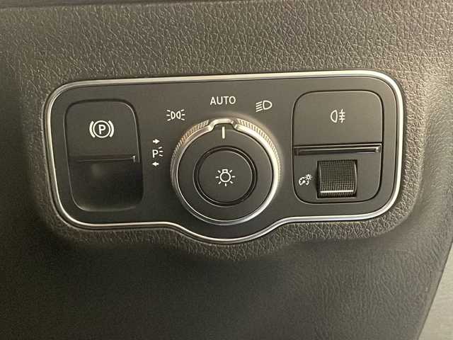 メルセデス・ベンツ Ｍ・ベンツ ＧＬＢ２００ｄ 4マチック 新潟県 2021(令3)年 3.7万km デニムブルー ナビゲーションパッケージ/・テレビ機能/・アクティブステアリングアシスト/レーダーセーフティパッケージ/・アクティブディスタンスアシスト・ディストロニック/・アクティブブレーキアシスト/・アクティブブレーンキーピングアシスト/360°カメラシステム/メモリー付フルパワーシート（前席）/シートヒーター（前席）/クルーズコントロール＆可変スピードリミッター/ワイヤレスチャージング/ESP（エレクトロニック・スタビリティ・プログラム）/ECOスタートストップ機能/EASY-PACK自動開閉テールゲート/ETC2.0/Bluetooth/AM/FM/パドルシフト