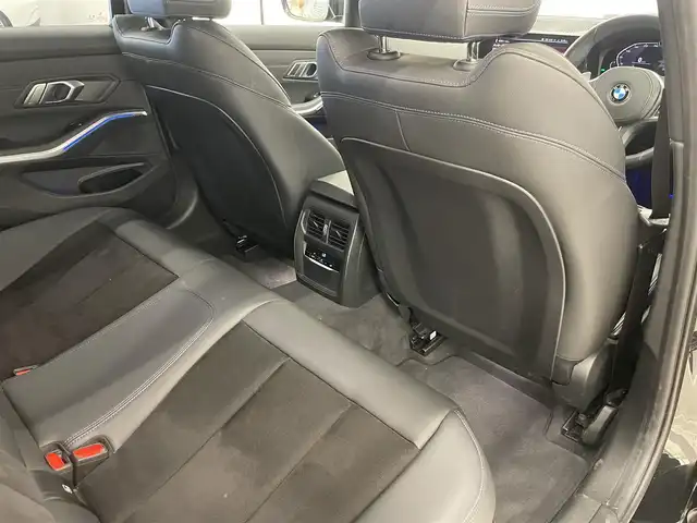 ＢＭＷ ＢＭＷ ３２０ｄ xDrive ツーリング Mスポーツ EDジョイ+ 岡山県 2020(令2)年 5.7万km 黒 コンフォートパッケージ/オートマチックテールGオペレーション/ストレージパッケージ/HiFiスピーカー/パーキングアシストプラス/純正iDrive7/360°カメラ/後退アシスト/USB/Bluetooth/アップルカープレイ/アンビエントライト/コンフォートアクセス/ACC/パワーシート/ブレーキAH/シートヒーター/オートライト/AHB/レインセンサー/FOP、7　19インチ3Dホイール