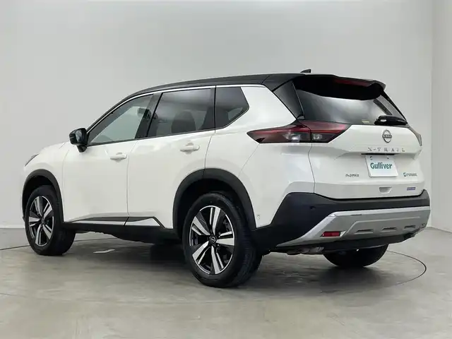 日産 エクストレイル G e－4ORCE 埼玉県 2025(令7)年 0.2万km ブリリアントホワイトパール/スーパーブラック 2トーン プロパイロット　純正１２．３インチナビ　アラウンドビューモニター　ＢＳＩ　ビルトインＥＴＣ２．０　インテリジェントルームミラー　ステアリングヒーター　シートヒーター　ワイヤレス充電　メモリシート　ＴＶ