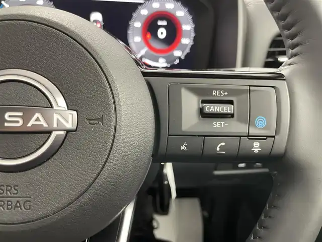 日産 エクストレイル G e－4ORCE 埼玉県 2025(令7)年 0.2万km ブリリアントホワイトパール/スーパーブラック 2トーン プロパイロット　純正１２．３インチナビ　アラウンドビューモニター　ＢＳＩ　ビルトインＥＴＣ２．０　インテリジェントルームミラー　ステアリングヒーター　シートヒーター　ワイヤレス充電　メモリシート　ＴＶ