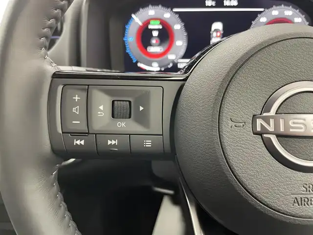 日産 エクストレイル G e－4ORCE 埼玉県 2025(令7)年 0.2万km ブリリアントホワイトパール/スーパーブラック 2トーン プロパイロット　純正１２．３インチナビ　アラウンドビューモニター　ＢＳＩ　ビルトインＥＴＣ２．０　インテリジェントルームミラー　ステアリングヒーター　シートヒーター　ワイヤレス充電　メモリシート　ＴＶ