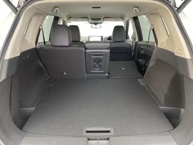 日産 エクストレイル G e－4ORCE 埼玉県 2025(令7)年 0.2万km ブリリアントホワイトパール/スーパーブラック 2トーン プロパイロット　純正１２．３インチナビ　アラウンドビューモニター　ＢＳＩ　ビルトインＥＴＣ２．０　インテリジェントルームミラー　ステアリングヒーター　シートヒーター　ワイヤレス充電　メモリシート　ＴＶ