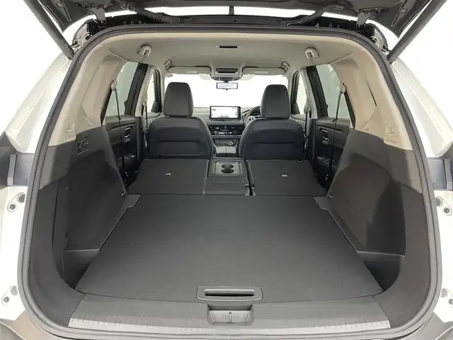 日産 エクストレイル G e－4ORCE 埼玉県 2025(令7)年 0.2万km ブリリアントホワイトパール/スーパーブラック 2トーン プロパイロット　純正１２．３インチナビ　アラウンドビューモニター　ＢＳＩ　ビルトインＥＴＣ２．０　インテリジェントルームミラー　ステアリングヒーター　シートヒーター　ワイヤレス充電　メモリシート　ＴＶ