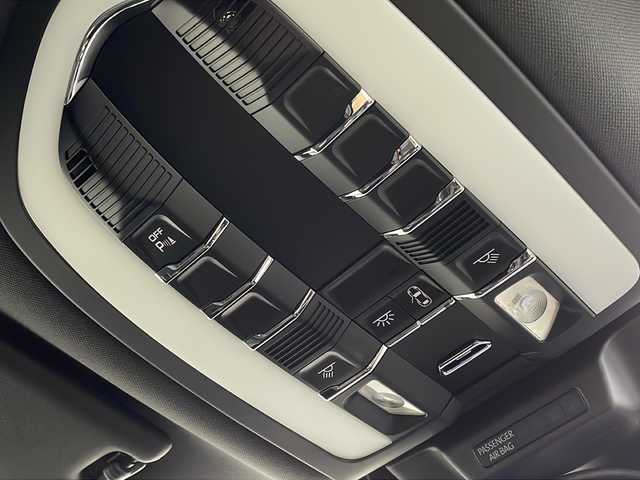 ポルシェ マカン GTS 滋賀県 2018(平30)年 3.7万km アゲートグレーメタリック 純正ナビ　/バックモニター/　衝突軽減ブレーキ/　シートヒーター/　ＥＴＣ/　ドライブレコーダー/　追従クルコン/　ＬＥＤライト/　純正２０インチアルミホイール/　純正フロアマット/　コーナーセンサー/　横滑り防止装置