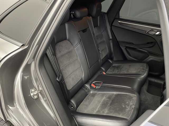 ポルシェ マカン GTS 滋賀県 2018(平30)年 3.7万km アゲートグレーメタリック 純正ナビ　/バックモニター/　衝突軽減ブレーキ/　シートヒーター/　ＥＴＣ/　ドライブレコーダー/　追従クルコン/　ＬＥＤライト/　純正２０インチアルミホイール/　純正フロアマット/　コーナーセンサー/　横滑り防止装置