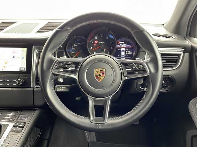 ポルシェ マカン GTS 滋賀県 2018(平30)年 3.7万km アゲートグレーメタリック 純正ナビ　/バックモニター/　衝突軽減ブレーキ/　シートヒーター/　ＥＴＣ/　ドライブレコーダー/　追従クルコン/　ＬＥＤライト/　純正２０インチアルミホイール/　純正フロアマット/　コーナーセンサー/　横滑り防止装置