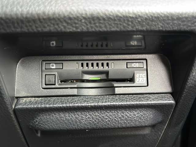 トヨタ ヴォクシー ハイブリッド ZS 煌Ⅲ 岐阜県 2021(令3)年 5.9万km ブラッキッシュアゲハガラスフレーク 登録時走行距離58535km/純正10インチナビ/バックモニター/後席モニター/フルセグテレビ/12インチ後席モニター/シートヒーター/クルーズコントロール/両側パワースライドドア/ETC2.0/フォグランプ/純正アルミホイール/オートライト/オートマチックハイビーム/レーンキープアシスト/LEDヘッドライト/純正フロアマット/スマートキー/プッシュスタート/ドアバイザー/禁煙車