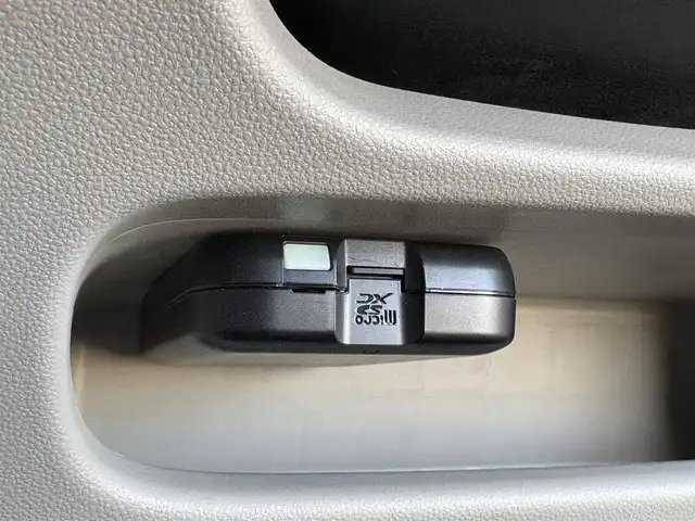 ダイハツ キャスト スタイル G ターボ VS SAⅢ 埼玉県 2023(令5)年 1.6万km ダークエメラルドマイカ 登録時15292km/ワンオーナー/ターボ車/スマートアシスト3/　・衝突回避支援ブレーキ（車両・歩行者）/　・誤発進抑制制御機能（前方・後方）/　・先行車発進お知らせ/　・車線逸脱警報機能/　・オートハイビーム/純正メモリーナビ【NMZL-W730】/　・フルセグTV（走行時視聴可能）/　・CD/DVD再生/　・HDMI/USB端子/　・Bluetooth接続/　・SDミュージックサーバー/　・パノラマモニター（全周囲カメラ）/　・ナビ連動ドライブレコーダー/MOMO革巻きステアリング/アイドリングストップ/前席シートヒーター/純正15インチAW/LEDヘッドライト/LEDフォグライト/プッシュスタート/スマートキー×2/オートエアコン/ドアバイザー/保証書/取扱説明書/ナビ取扱説明書/ディーラー記録簿（R6.R7）/