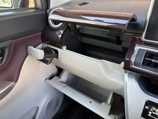 ダイハツ キャスト スタイル G ターボ VS SAⅢ 埼玉県 2023(令5)年 1.6万km ダークエメラルドマイカ 登録時15292km/ワンオーナー/ターボ車/スマートアシスト3/　・衝突回避支援ブレーキ（車両・歩行者）/　・誤発進抑制制御機能（前方・後方）/　・先行車発進お知らせ/　・車線逸脱警報機能/　・オートハイビーム/純正メモリーナビ【NMZL-W730】/　・フルセグTV（走行時視聴可能）/　・CD/DVD再生/　・HDMI/USB端子/　・Bluetooth接続/　・SDミュージックサーバー/　・パノラマモニター（全周囲カメラ）/　・ナビ連動ドライブレコーダー/MOMO革巻きステアリング/アイドリングストップ/前席シートヒーター/純正15インチAW/LEDヘッドライト/LEDフォグライト/プッシュスタート/スマートキー×2/オートエアコン/ドアバイザー/保証書/取扱説明書/ナビ取扱説明書/ディーラー記録簿（R6.R7）/