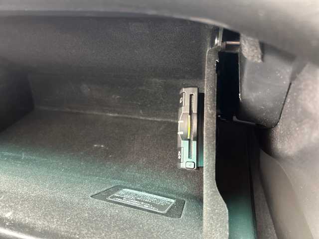 トヨタ ハリアー 240G プレミアム Lパッケージ 神奈川県 2008(平20)年 4.7万km ベージュメタリック 4WD/純正ナビ(AM/FM/CD/DVD)/バックカメラ/リモコンキー/黒革シート/D/N席パワーシート/D/N席シートヒーター/電動チルトステアリング/ETC/オートHIDライト/フォグランプ/ステアリングスイッチ/純正フロアマット/ドアバイザー/ISOFIX/スペアキー×2/保証書/取扱説明書