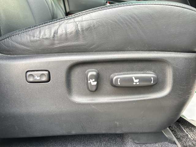 トヨタ ハリアー 240G プレミアム Lパッケージ 神奈川県 2008(平20)年 4.7万km ベージュメタリック 4WD/純正ナビ(AM/FM/CD/DVD)/バックカメラ/リモコンキー/黒革シート/D/N席パワーシート/D/N席シートヒーター/電動チルトステアリング/ETC/オートHIDライト/フォグランプ/ステアリングスイッチ/純正フロアマット/ドアバイザー/ISOFIX/スペアキー×2/保証書/取扱説明書