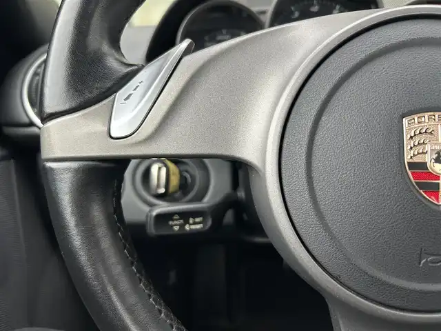 ポルシェ ケイマン 石川県 2010(平22)年 5.6万km パール 社外ナビ/　Bluetooth・AM/FM・CD・DVD/フルセグTV/ETC/シートヒーター/アンチロック・ブレーキ・システム/横滑り防止装置/HIDヘッドライト/純正アルミホイール