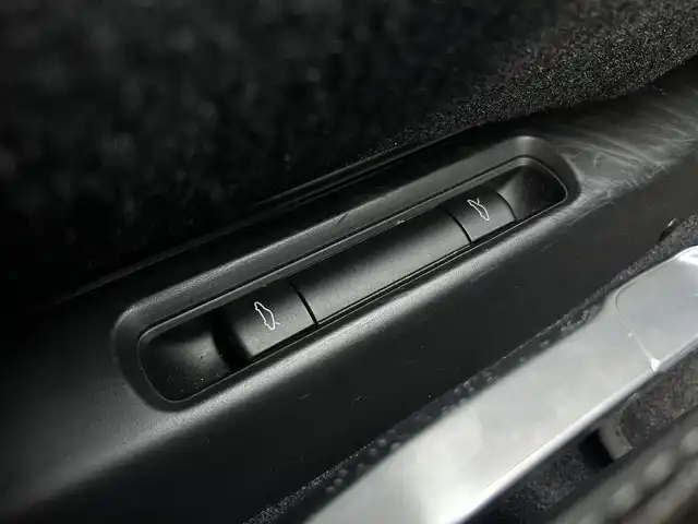 ポルシェ ケイマン 石川県 2010(平22)年 5.6万km パール 社外ナビ/　Bluetooth・AM/FM・CD・DVD/フルセグTV/ETC/シートヒーター/アンチロック・ブレーキ・システム/横滑り防止装置/HIDヘッドライト/純正アルミホイール