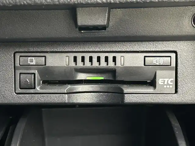 トヨタ アルファードハイブリット SR サイドリフトアップ 千葉県 2018(平30)年 6.1万km ホワイトパールクリスタルシャイン 禁煙車/福祉車両/・サイドリフトアップチルトシート/トヨタセーフティセンス/・プリクラッシュセーフティ/・プリクラッシュセーフティブレーキ/・レーントレーシングアシスト/・クリアランスソナー/・ブラインドスポットモニター/・レーダークルーズコントロール/両側パワースライドドア/12.1インチフリップダウンモニター/純正9インチメモリナビ/・型番：NSZT-Y68T/・CD/DVD/Bluetooth/フルセグTV/・バックカメラ/・ビルトインETC/・デジタルインナーミラー/革巻きステアリング/・ステアリングスイッチ/レザーシート/・DNパワーシート/・D席メモリ付き/・DNベンチレーション/MT付きAT/左右独立エアコン/純正フロアマット/純正17インチAW/オートライト/・オートマチックハイビーム/・LEDヘッドライト/・LEDフォグランプ/・三眼シーケンシャルウインカー