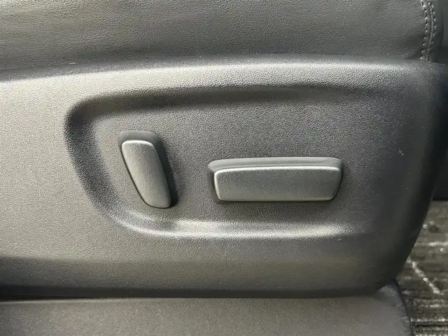 トヨタ アルファードハイブリット SR サイドリフトアップ 千葉県 2018(平30)年 6.1万km ホワイトパールクリスタルシャイン 禁煙車/福祉車両/・サイドリフトアップチルトシート/トヨタセーフティセンス/・プリクラッシュセーフティ/・プリクラッシュセーフティブレーキ/・レーントレーシングアシスト/・クリアランスソナー/・ブラインドスポットモニター/・レーダークルーズコントロール/両側パワースライドドア/12.1インチフリップダウンモニター/純正9インチメモリナビ/・型番：NSZT-Y68T/・CD/DVD/Bluetooth/フルセグTV/・バックカメラ/・ビルトインETC/・デジタルインナーミラー/革巻きステアリング/・ステアリングスイッチ/レザーシート/・DNパワーシート/・D席メモリ付き/・DNベンチレーション/MT付きAT/左右独立エアコン/純正フロアマット/純正17インチAW/オートライト/・オートマチックハイビーム/・LEDヘッドライト/・LEDフォグランプ/・三眼シーケンシャルウインカー