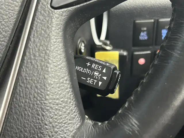 トヨタ アルファードハイブリット SR サイドリフトアップ 千葉県 2018(平30)年 6.1万km ホワイトパールクリスタルシャイン 禁煙車/福祉車両/・サイドリフトアップチルトシート/トヨタセーフティセンス/・プリクラッシュセーフティ/・プリクラッシュセーフティブレーキ/・レーントレーシングアシスト/・クリアランスソナー/・ブラインドスポットモニター/・レーダークルーズコントロール/両側パワースライドドア/12.1インチフリップダウンモニター/純正9インチメモリナビ/・型番：NSZT-Y68T/・CD/DVD/Bluetooth/フルセグTV/・バックカメラ/・ビルトインETC/・デジタルインナーミラー/革巻きステアリング/・ステアリングスイッチ/レザーシート/・DNパワーシート/・D席メモリ付き/・DNベンチレーション/MT付きAT/左右独立エアコン/純正フロアマット/純正17インチAW/オートライト/・オートマチックハイビーム/・LEDヘッドライト/・LEDフォグランプ/・三眼シーケンシャルウインカー