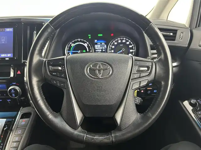 トヨタ アルファードハイブリット SR サイドリフトアップ 千葉県 2018(平30)年 6.1万km ホワイトパールクリスタルシャイン 禁煙車/福祉車両/・サイドリフトアップチルトシート/トヨタセーフティセンス/・プリクラッシュセーフティ/・プリクラッシュセーフティブレーキ/・レーントレーシングアシスト/・クリアランスソナー/・ブラインドスポットモニター/・レーダークルーズコントロール/両側パワースライドドア/12.1インチフリップダウンモニター/純正9インチメモリナビ/・型番：NSZT-Y68T/・CD/DVD/Bluetooth/フルセグTV/・バックカメラ/・ビルトインETC/・デジタルインナーミラー/革巻きステアリング/・ステアリングスイッチ/レザーシート/・DNパワーシート/・D席メモリ付き/・DNベンチレーション/MT付きAT/左右独立エアコン/純正フロアマット/純正17インチAW/オートライト/・オートマチックハイビーム/・LEDヘッドライト/・LEDフォグランプ/・三眼シーケンシャルウインカー
