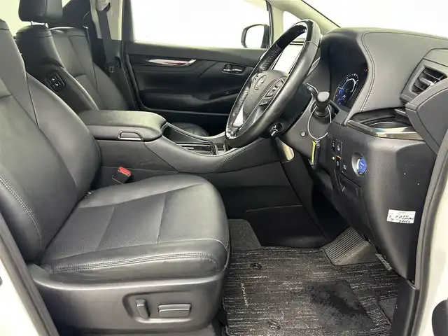 トヨタ アルファードハイブリット SR サイドリフトアップ 千葉県 2018(平30)年 6.1万km ホワイトパールクリスタルシャイン 禁煙車/福祉車両/・サイドリフトアップチルトシート/トヨタセーフティセンス/・プリクラッシュセーフティ/・プリクラッシュセーフティブレーキ/・レーントレーシングアシスト/・クリアランスソナー/・ブラインドスポットモニター/・レーダークルーズコントロール/両側パワースライドドア/12.1インチフリップダウンモニター/純正9インチメモリナビ/・型番：NSZT-Y68T/・CD/DVD/Bluetooth/フルセグTV/・バックカメラ/・ビルトインETC/・デジタルインナーミラー/革巻きステアリング/・ステアリングスイッチ/レザーシート/・DNパワーシート/・D席メモリ付き/・DNベンチレーション/MT付きAT/左右独立エアコン/純正フロアマット/純正17インチAW/オートライト/・オートマチックハイビーム/・LEDヘッドライト/・LEDフォグランプ/・三眼シーケンシャルウインカー