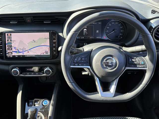 日産 キックス X 大分県 2021(令3)年 3.5万km ブリリアントホワイトパール/ピュアブラック 2トーン プロパイロット/エマジェンシーブレーキサポート/スマートルームミラー/ハーフレザーシート/純正メモリーナビ/アラウンドビューモニター/アダプティブクルーズコントロール/ビルトインETC/リアソナー/純正LEDヘッドライト/オートライトコントロール/スマートキー/エンジンプッシュスタート