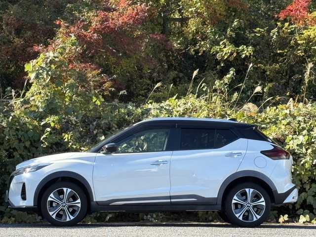 日産 キックス X 大分県 2021(令3)年 3.5万km ブリリアントホワイトパール/ピュアブラック 2トーン プロパイロット/エマジェンシーブレーキサポート/スマートルームミラー/ハーフレザーシート/純正メモリーナビ/アラウンドビューモニター/アダプティブクルーズコントロール/ビルトインETC/リアソナー/純正LEDヘッドライト/オートライトコントロール/スマートキー/エンジンプッシュスタート