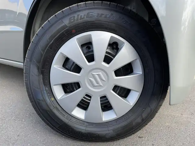 スズキ エブリイ JOIN 東京都 2025(令7)年 0.1千km モスグレーメタリック 禁煙車/スズキセーフティーサポート/・衝突被害軽減ブレーキ/・後退時抑制ブレーキ/・車線逸脱警報/純正ディスプレイオーディオ/（Bluetooth/AM/FM）/バックカメラ/両側スライドドア/ヘッドライトレベライザー/運転席シートヒーター/USBソケット×２/スマートキー