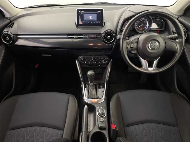 マツダ デミオ XD 群馬県 2015(平27)年 4.7万km ブルーリフレックスマイカ 禁煙車　純正７インチナビ　バックカメラ　衝突軽減システム　横滑り防止装置　ビルトインＥＴＣ　Ｉ－ＳＴＯＰ　ヘッドライトレベライザー　電動格納ミラー　スマートキー　プッシュスタート　純正フロアマット