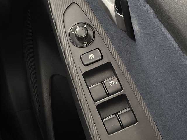 マツダ デミオ XD 群馬県 2015(平27)年 4.7万km ブルーリフレックスマイカ 禁煙車　純正７インチナビ　バックカメラ　衝突軽減システム　横滑り防止装置　ビルトインＥＴＣ　Ｉ－ＳＴＯＰ　ヘッドライトレベライザー　電動格納ミラー　スマートキー　プッシュスタート　純正フロアマット