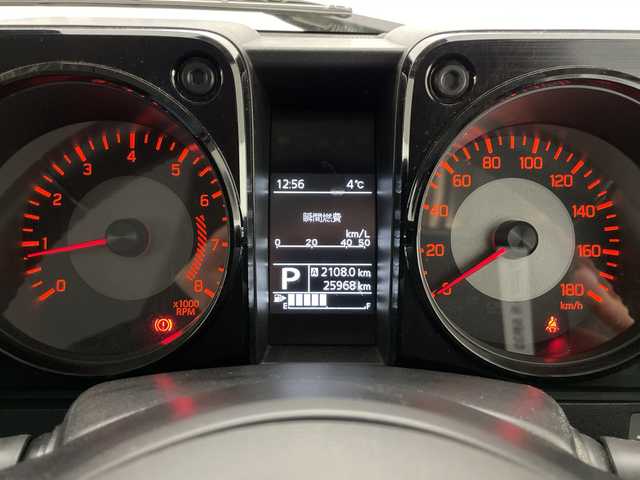 スズキ ジムニー シエラ JC 長野県 2019(令1)年 2.6万km シフォンアイボリーM ４ＷＤ/社外ＣＤ/衝突被害軽減ブレーキ/クルーズコントロール/レーンディパーチャーアラート/ヘッドライトウォッシャー/LEDライト/オートライト/フォグランプ/ウィンカードアミラー/革巻きステアリング/スタッドレス＋アルミ車載/スマートキーx2/純正15インチアルミ/前席シートヒーター