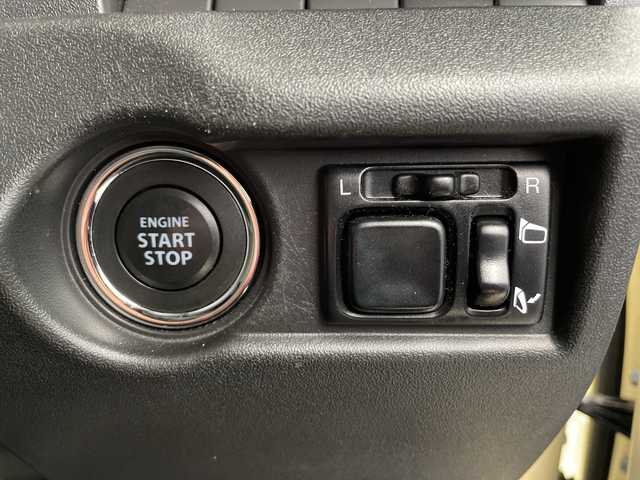 スズキ ジムニー シエラ JC 長野県 2019(令1)年 2.6万km シフォンアイボリーM ４ＷＤ/社外ＣＤ/衝突被害軽減ブレーキ/クルーズコントロール/レーンディパーチャーアラート/ヘッドライトウォッシャー/LEDライト/オートライト/フォグランプ/ウィンカードアミラー/革巻きステアリング/スタッドレス＋アルミ車載/スマートキーx2/純正15インチアルミ/前席シートヒーター