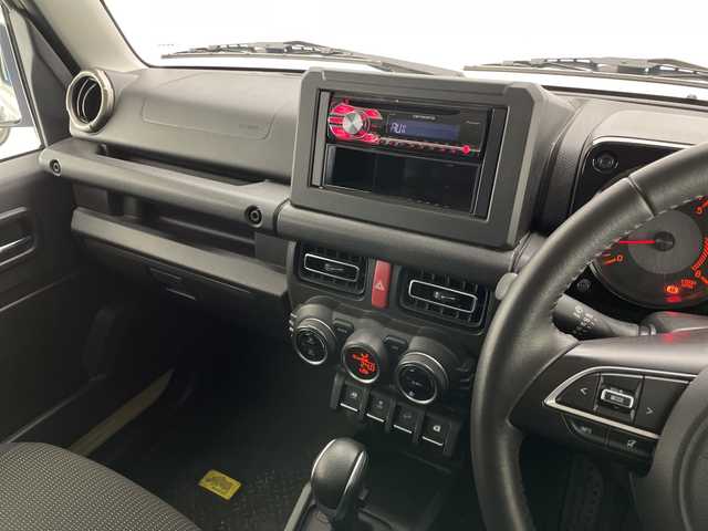 スズキ ジムニー シエラ JC 長野県 2019(令1)年 2.6万km シフォンアイボリーM ４ＷＤ/社外ＣＤ/衝突被害軽減ブレーキ/クルーズコントロール/レーンディパーチャーアラート/ヘッドライトウォッシャー/LEDライト/オートライト/フォグランプ/ウィンカードアミラー/革巻きステアリング/スタッドレス＋アルミ車載/スマートキーx2/純正15インチアルミ/前席シートヒーター